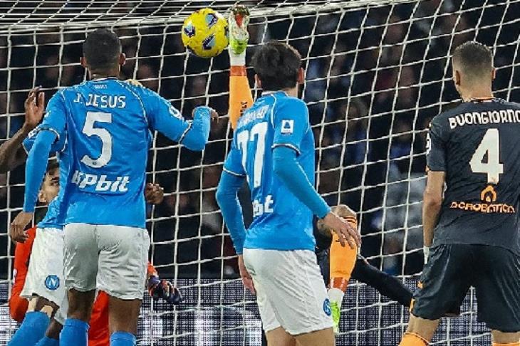 هدف كفارا لا يكفي.. نابولي يسقط في فخ التعادل أمام تورينو بالدوري الإيطالي (فيديو)